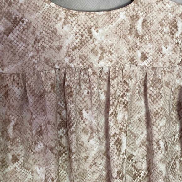 Ann Taylor Blouse Top Snakeskin Size XS - Picture 7 of 16